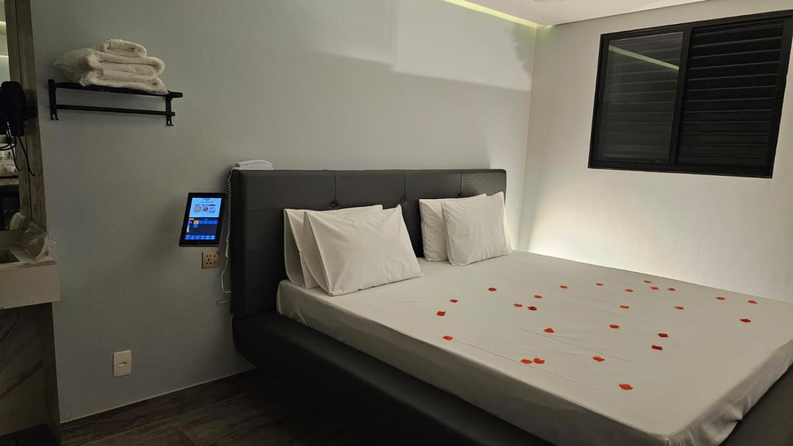 A2 Suites - Hotel E Motel Núcleo Bandeirante 外观 照片